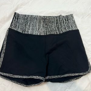 Buffbunny shorts - Size M